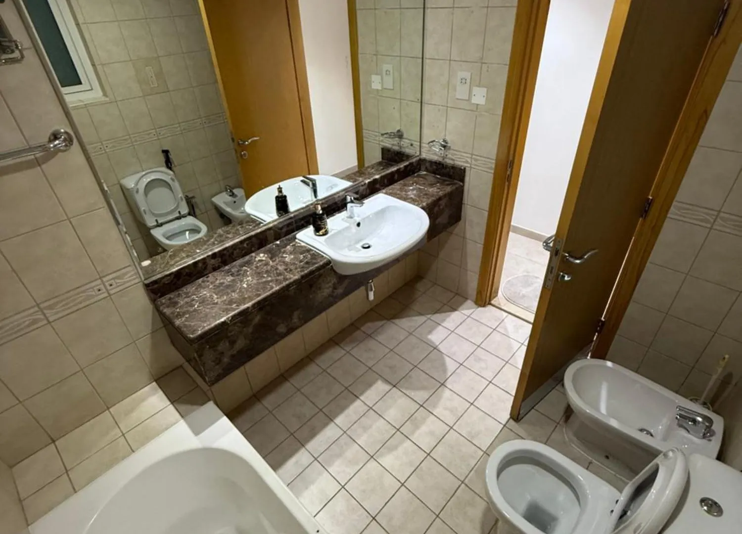Aparthotel 2016 Queen Room In Hotel Apartments With Private And Attached Bathroom Close To Union Metro Station With Paid Parking United Arab Emirates