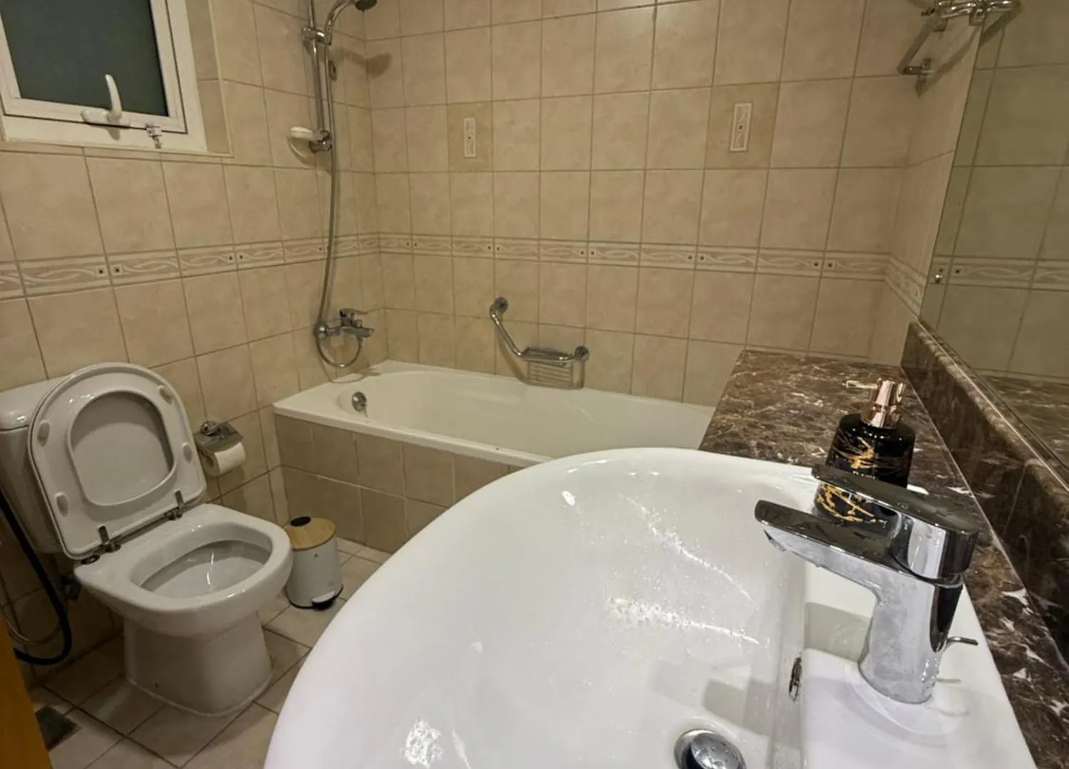 2016 Queen Room In Hotel Apartments With Private And Attached Bathroom Close To Union Metro Station With Paid Parking Aparthotel Dubai