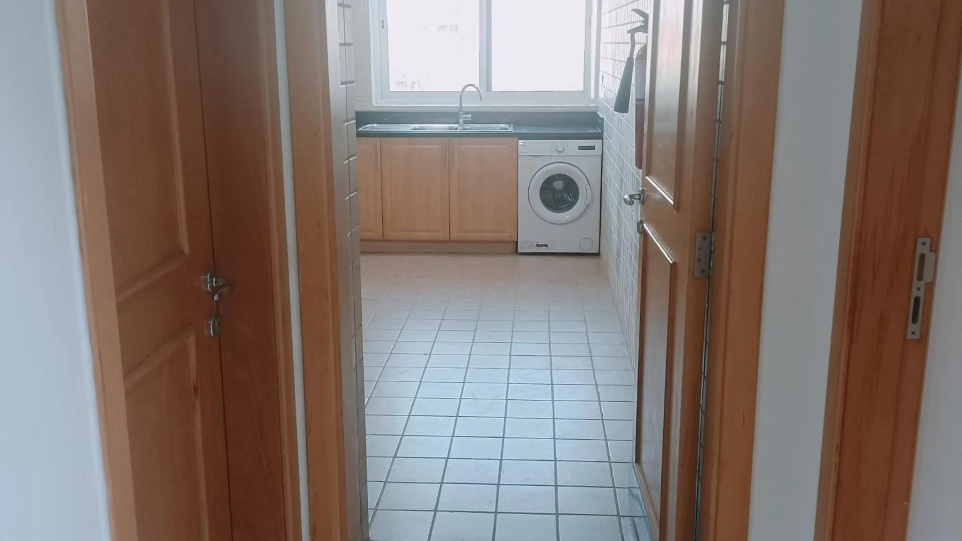 2016 Queen Room In Hotel Apartments With Private And Attached Bathroom Close To Union Metro Station With Paid Parking United Arab Emirates